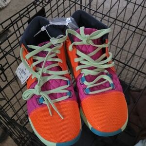 Lebron Witness 8 Nike Multicolor Athletic Shoes - Orange, Pink, Green Size 10.5
